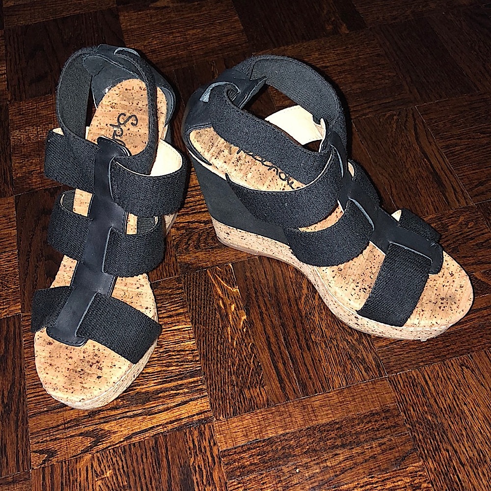NEVER WORN Splendid wedges